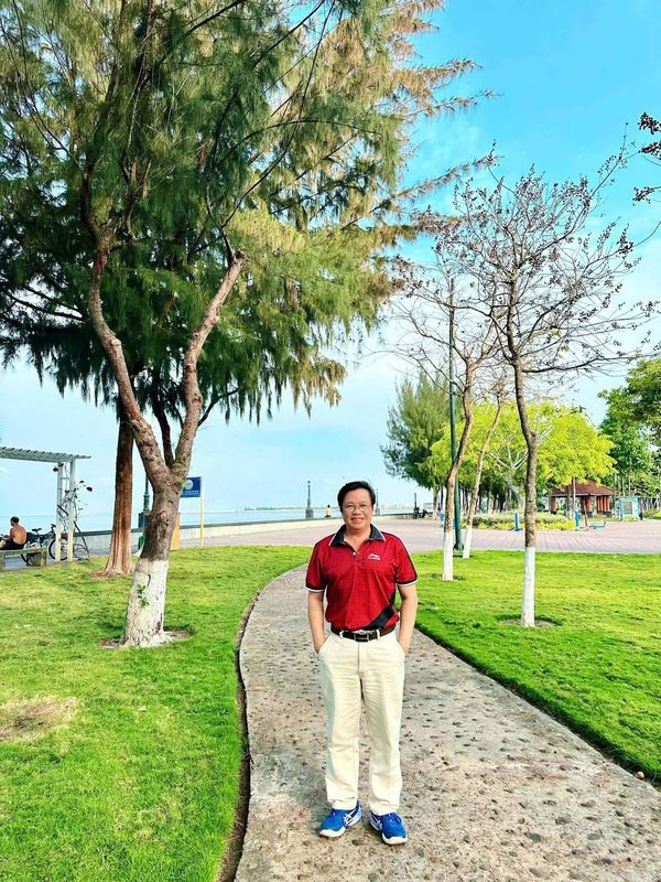 Thầy Nguyễn Hữu Long - Giáo viên dạy Toán với 40+ năm kinh nghiệm tại Rạch Giá, Kiên Giang